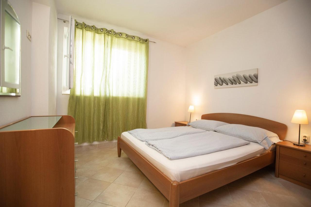Guesthouse Seaview Брела Экстерьер фото